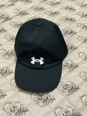 Under Armour Black Cap with White Logo Embroidery